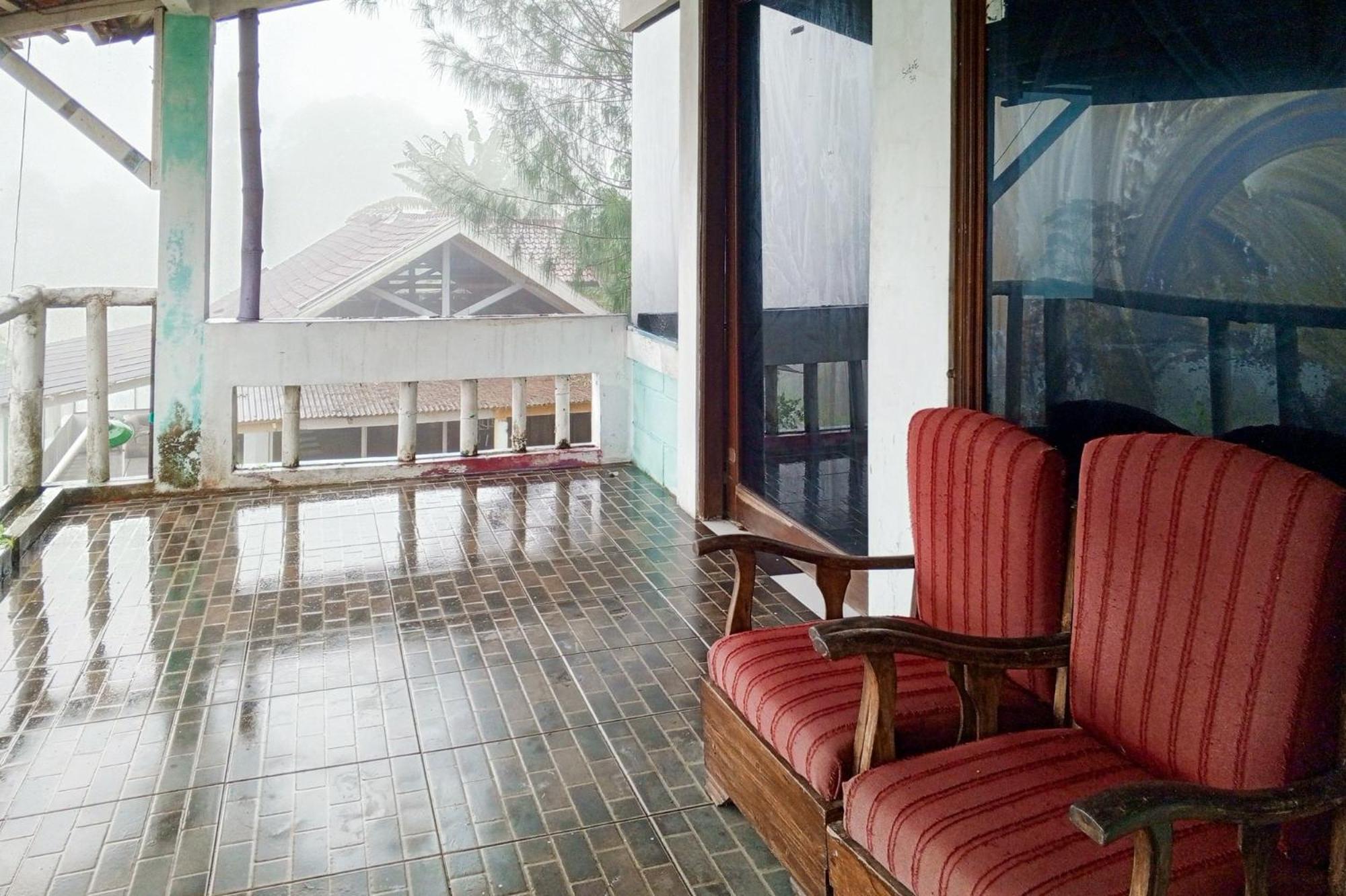 Villa Kampus Near Taman Safari Cisarua Puncak Redpartner Bogor Bagian luar foto