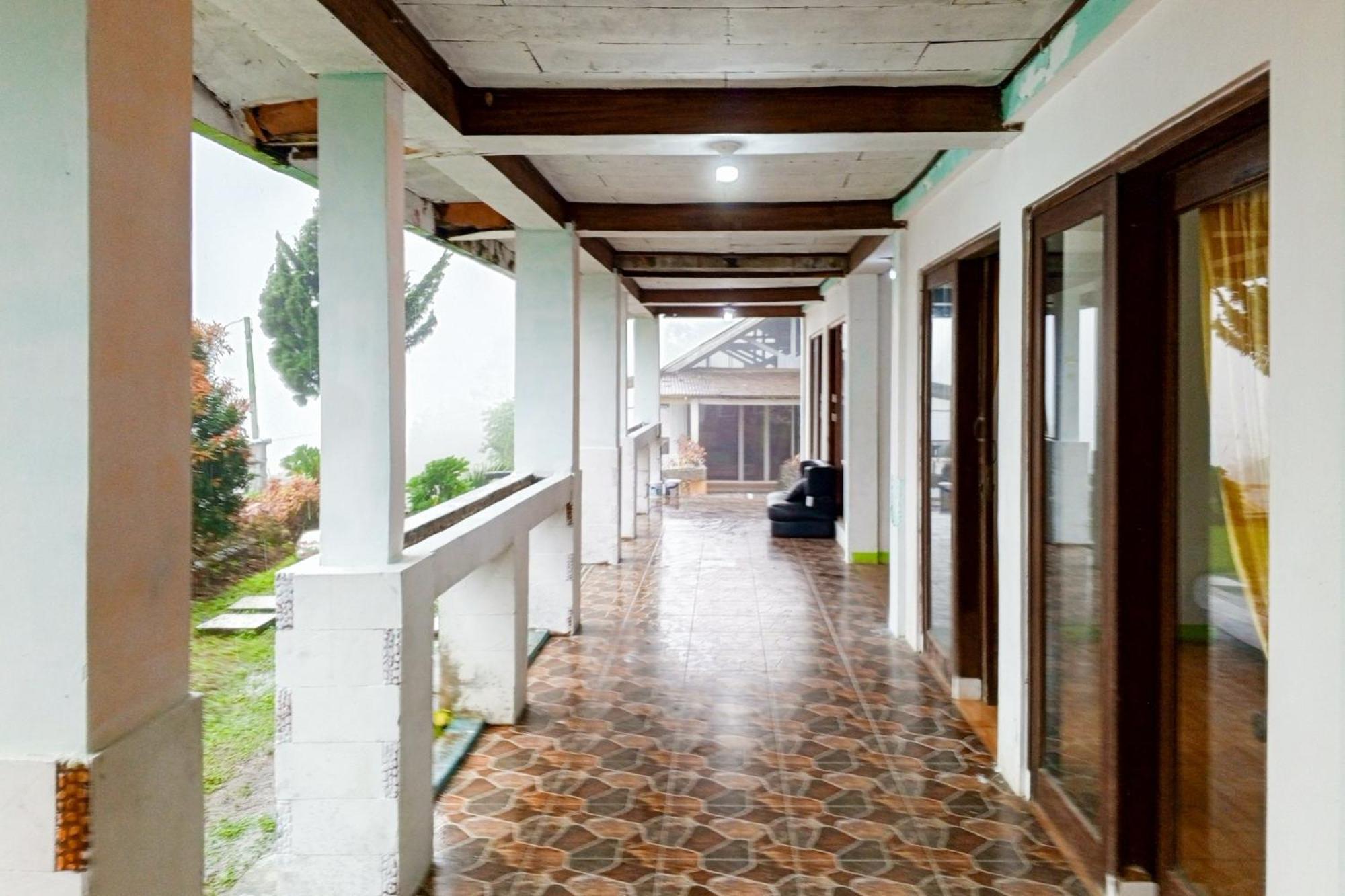 Villa Kampus Near Taman Safari Cisarua Puncak Redpartner Bogor Bagian luar foto