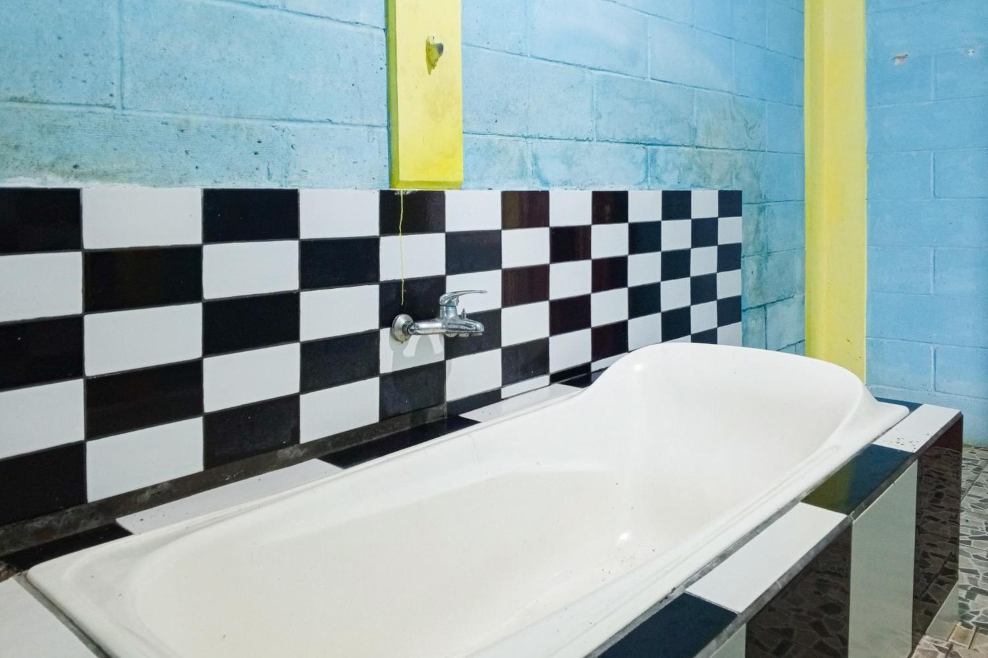 Villa Kampus Near Taman Safari Cisarua Puncak Redpartner Bogor Bagian luar foto