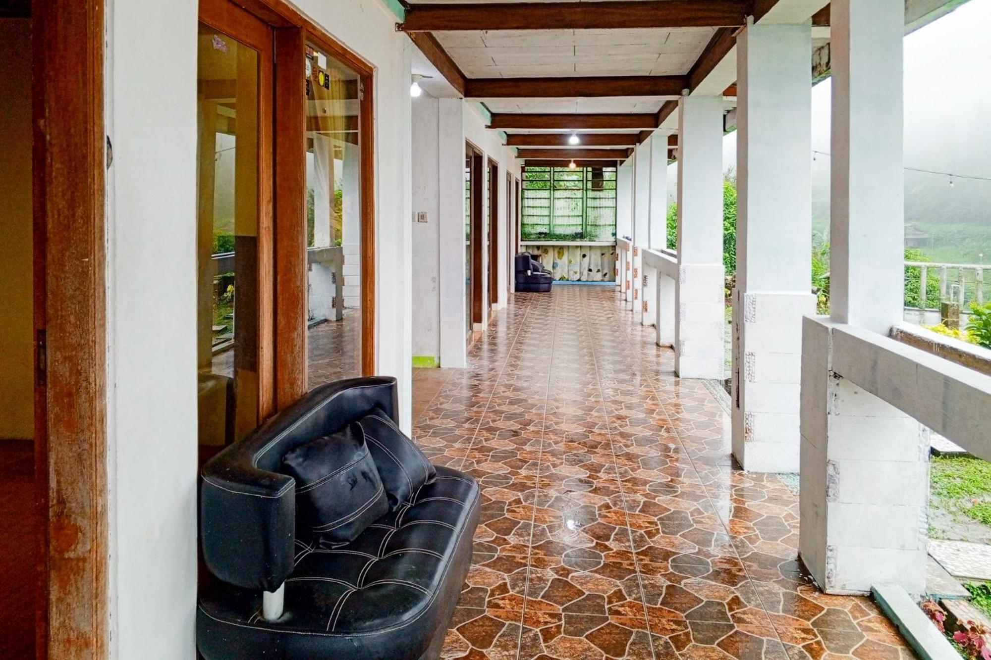 Villa Kampus Near Taman Safari Cisarua Puncak Redpartner Bogor Bagian luar foto